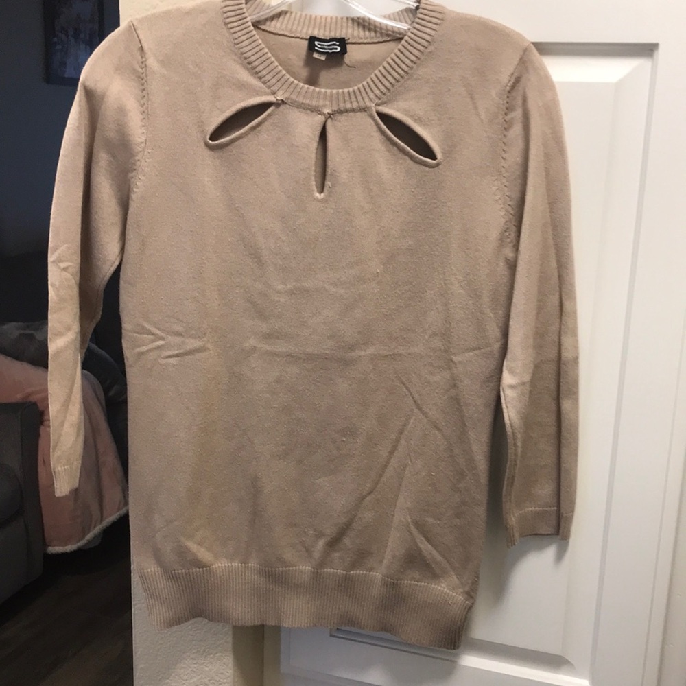 4 for $10 💗💗 Sioni tan 3/4 sleeve sweater
